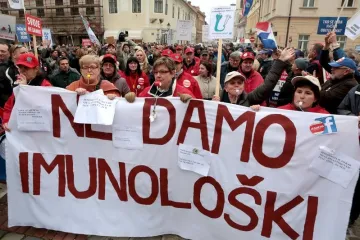 Država će isplaćivati do tri minimalca radnicima u blokiranim tvrtkama