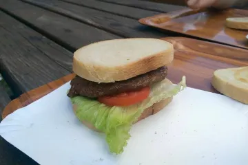 "To je poseban, lički hamburger"