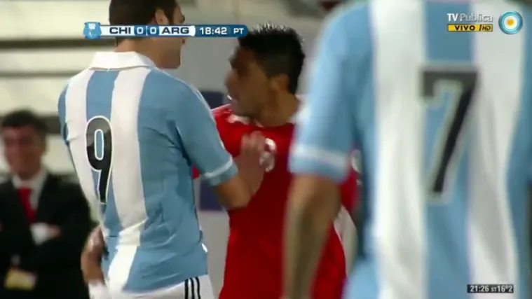 Čileanskom provokatoru ovo nije prvi put da gura prste tamo gdje im nije mjesto