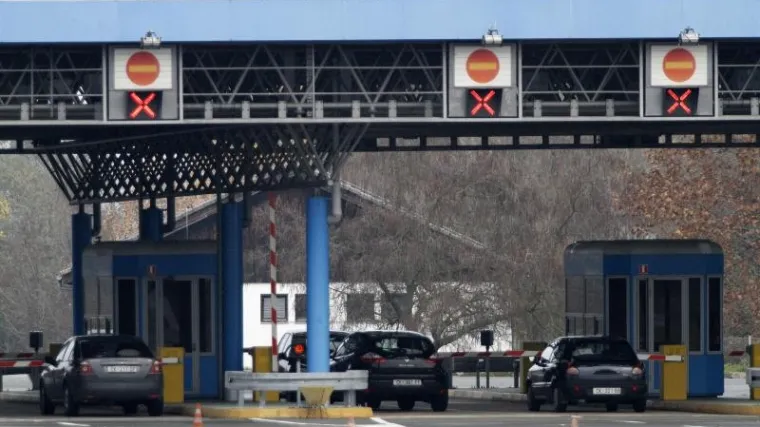 Slovak probio rampu na granici pa bježao policiji