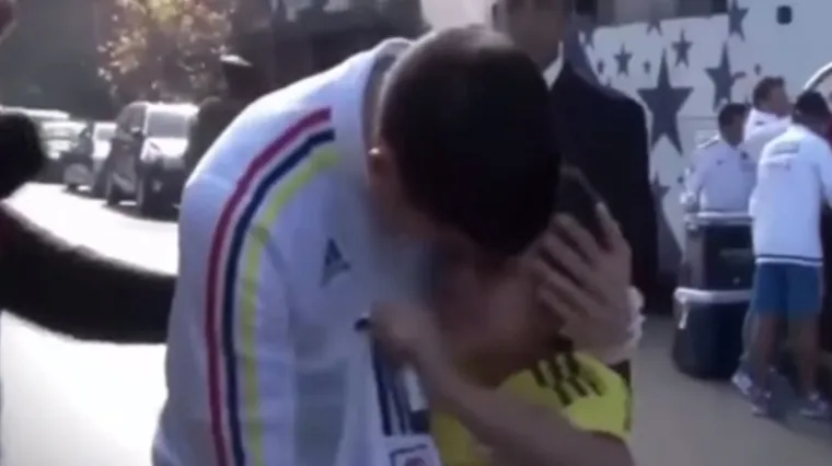 Jamesov potez otapa i najhladnije srce: pogledajte &scaron;to je napravio uplakanom dječaku