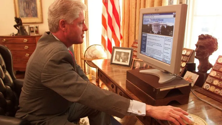 Kako se web stranica Bijele kuće mijenjala u 18 godina - u jednom fantastičnom gifu