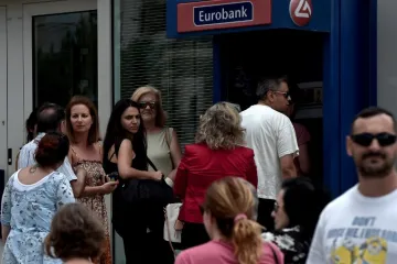 Referendum 5. srpnja, građani u panici prazne bankomate