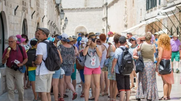 Istražili smo: kako grčka kriza i teroristički napad u Tunisu utječu na hrvatski turizam?