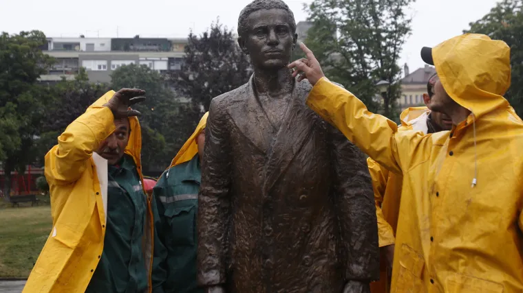 U Beogradu otkriven spomenik Gavrilu Principu, Nikolić 'očitao' lekciju iz povijesti