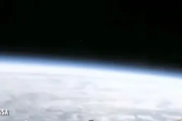 NLO-i napuštaju Zemlju