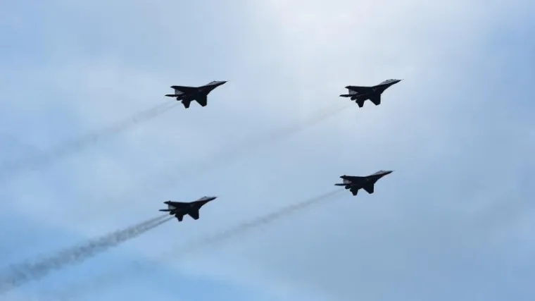 Panika na nebu iznad Hrvatske: MiG-ovi presreli putnički avion