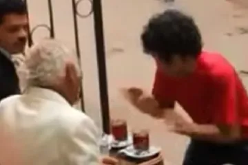 On se pojavi kada se najmanje nadate i napravi urnebes