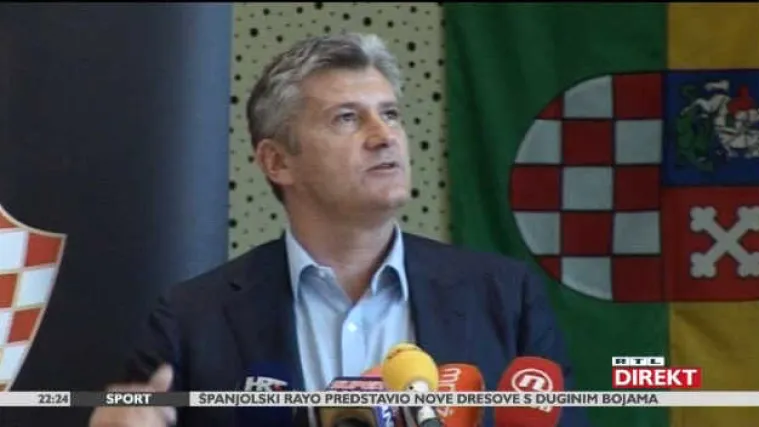 Oglasio se i &Scaron;uker: 'Mediji toliko srčano i predano rade da oblate nogomet!'