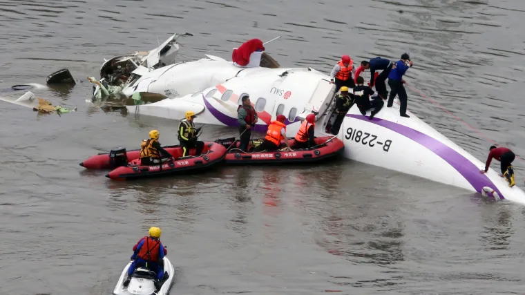 Nevjerojatni detalji stravične avionske nesreće: 'Joj, povukao sam krivu ručicu!'