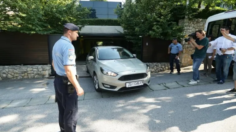 Istražitelji s velikom kutijom napustili dom Mamićevih