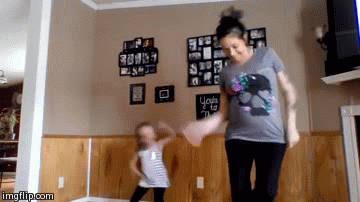 Mama u 8. mjesecu trudnoće i kći zaplesale, odmah postale internetski hit