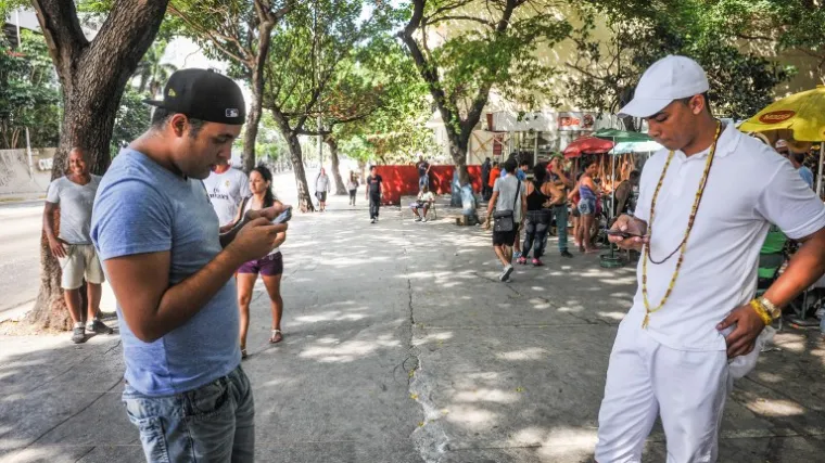 Na Kubi otvoreno 35 bežičnih internetskih priključaka