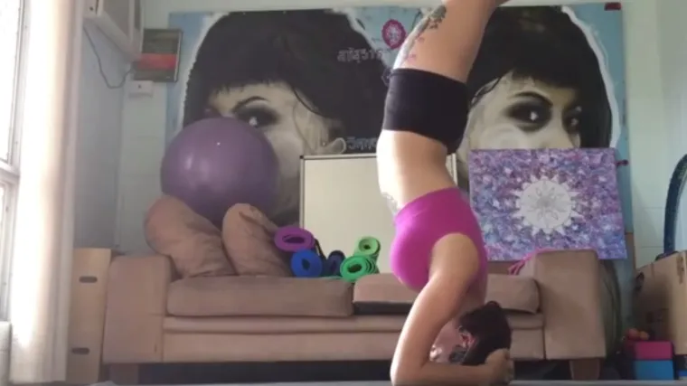 Ona se pohvalila pozom, a evo &scaron;to joj je mačak napravio