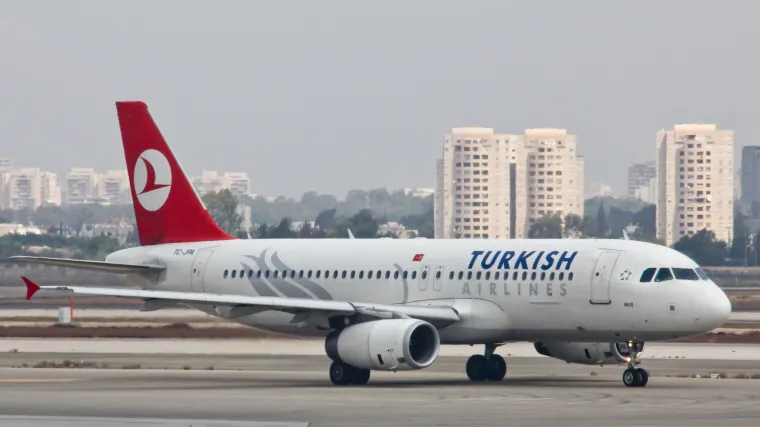 Putnički zrakoplov Turkish airlinesa prisilno sletio u Beograd zbog sumnjive naprave!
