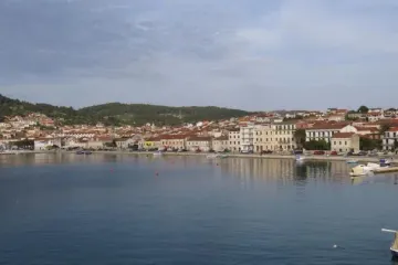 Više uljnih mrlja oko Pelješca, Korčule i Hvara