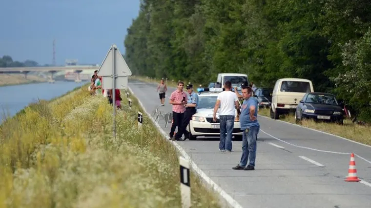U jezeru pronađeno mrtvo tijelo dječaka, otac skočio u vodu vičući: Patrik! Patrik!