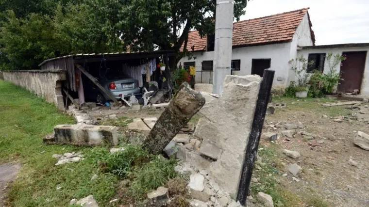 Teniski izbornik Krajan se zabio u ogradu obiteljske kuće i razbio skupocjeni Porsche