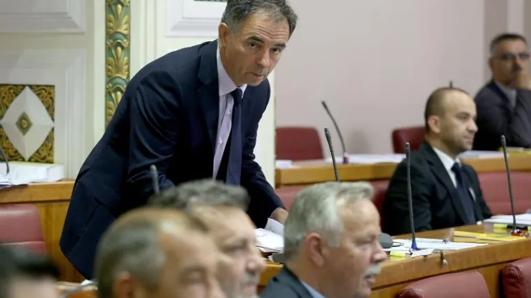 'Ako za Hrvate nije problem svastika već ćirilica, onda ćemo se boriti protiv takve Hrvatske!'