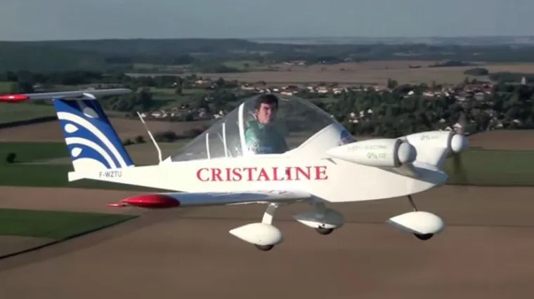 Prvi prelet kanala La Manche u zrakoplovu na električni pogon