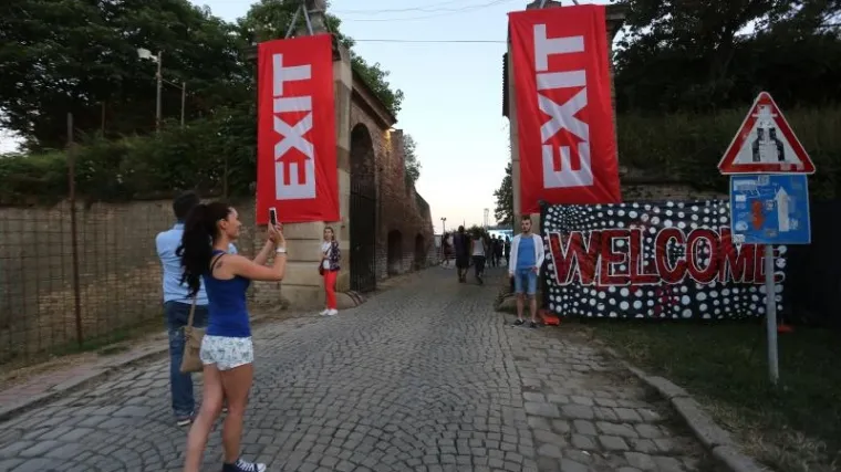 Mladić pao s bedema i poginuo