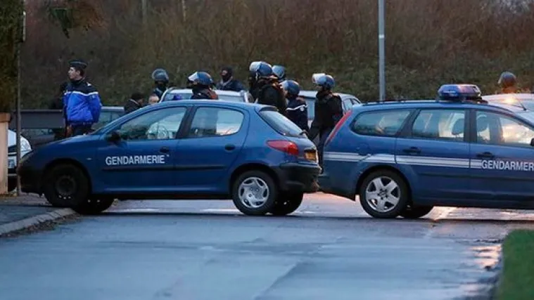 Okončana talačka kriza u blizini Pariza: policija oslobodila 18 talaca, traga se za napadačima