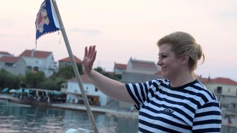 Predsjednica se s ribarima koćaricom otisnula na more: 'Poželimo im dobar ulov!'