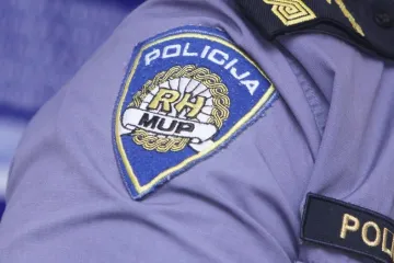 Naoružani razbojnici ozlijedili grafičara i ukrali novac