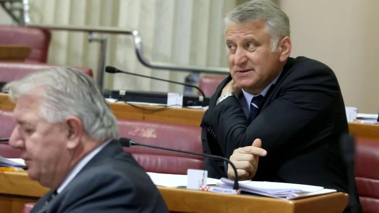 "Pi&scaron;ete zakon protiv Dinama, protiv HNS-a i protiv Zdravka Mamića"