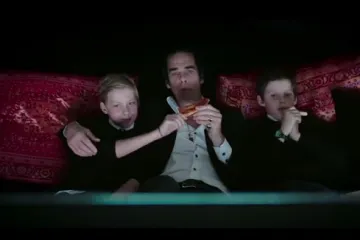 Sin Nicka Cavea, Arthur, pao sa litice i na mjestu preminuo