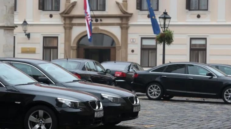 To je iznos bez njihovih plaća, a tro&scaron;ilo se na najam stana, karte...