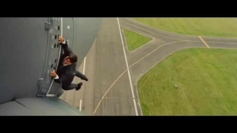 Zašto ovaj filmski trik izgleda stvaran? Zato što jest stvarno; Tom Cruise zaista visi sa zrakoplova