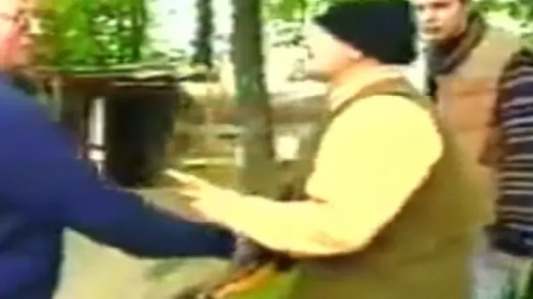 Procurila snimka naoružanog srpskog premijera sa &Scaron;e&scaron;eljem: je li Vučić pucao po Sarajevu?