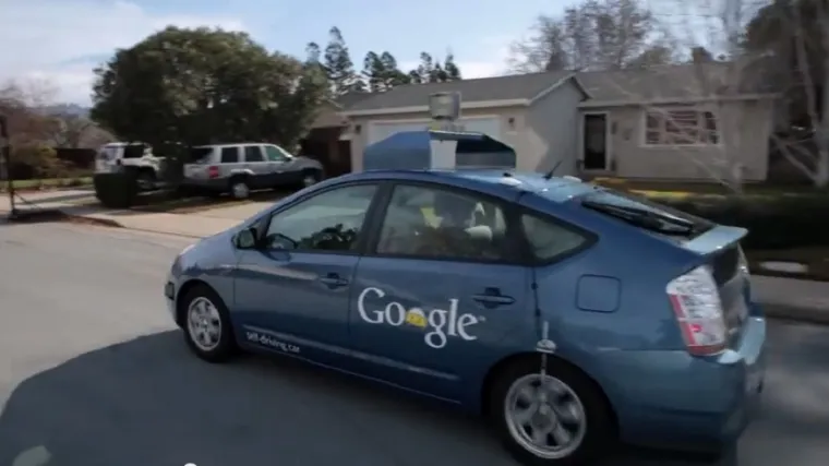 Googleov samovozeći automobil ozlijedio prvu osobu