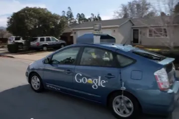 Googleov samovozeći automobil ozlijedio prvu osobu