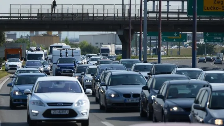 Pojačan je promet na svim važnijim cestama u zemlji