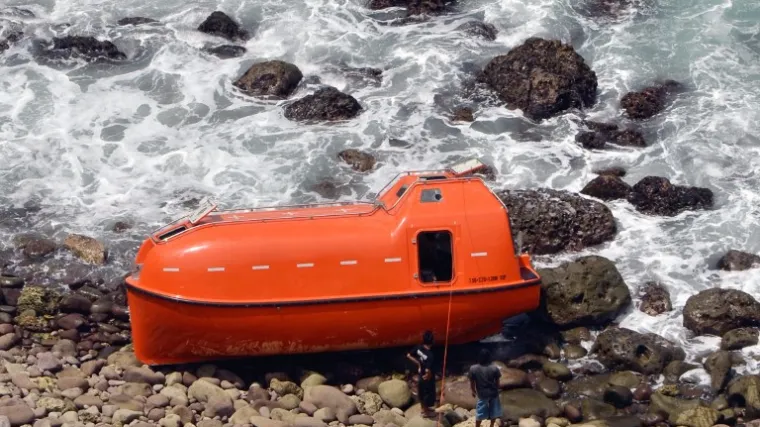 Policija traga za brodom punim imigranata