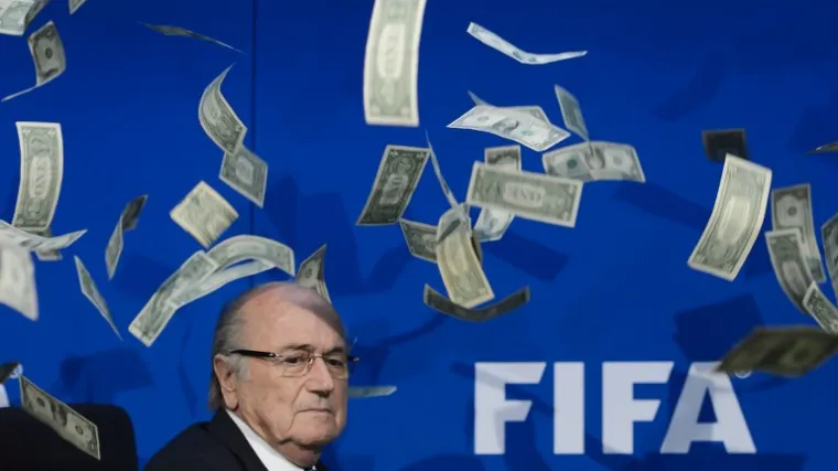 Blatter pogođen lažnim novčanicama