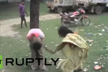 Žrtva pretukla zlostavljača zavezanog za drvo