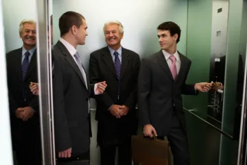 Što bi se dogodilo kada bi horoskopski znakovi zaglavili u liftu