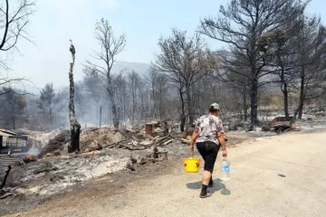 Vatra se i dalje &scaron;iri, nitko ne može jamčiti za kuće