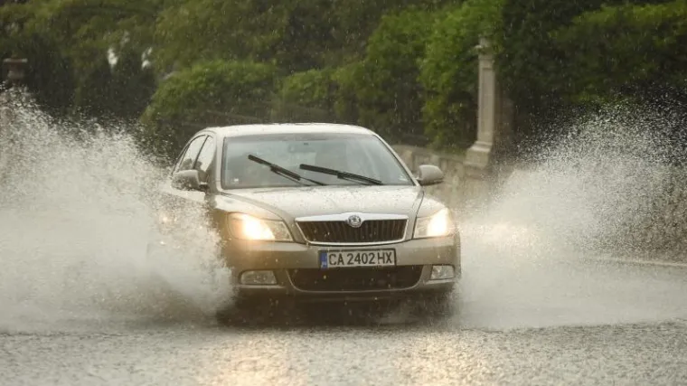 Tuča u Novoj Gradi&scaron;ki,  dio Zagreba bez struje, stali i tramvaji