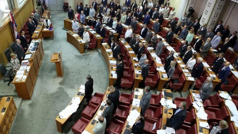 Vlada podnijela zahtjev: Leko sazvao izvanrednu sjednicu Sabora zbog 'slučaja arbitraža'