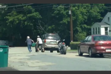 Bijes motorista na cesti i instant karma koja ga je snašla