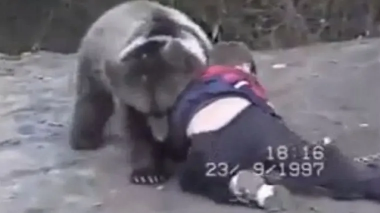 Umjesto pli&scaron;anog, donio mu pravog medu - eto ti, pa se hrvaj!