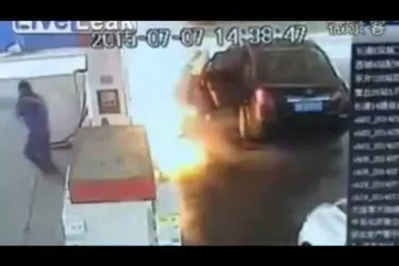 Vozač izgorio nakon što je gorivom polio zaposlenika benzinske pumpe