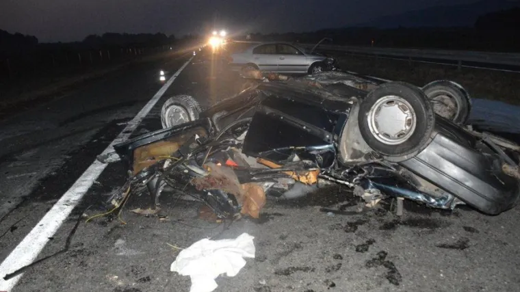 Težak sudar triju automobila kod Nove Kapele: 12 ozlijeđenih, tri djevojčice u te&scaron;kom stanju