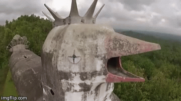 Jeste li čuli za čudnovatu crkvu u obliku koko&scaron;i koju je izgradilo 30 ljudi?