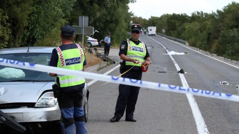 Kamper na Jadranskoj magistrali naletio na motocikliste: dvojica poginula, treći teško ozlijeđen