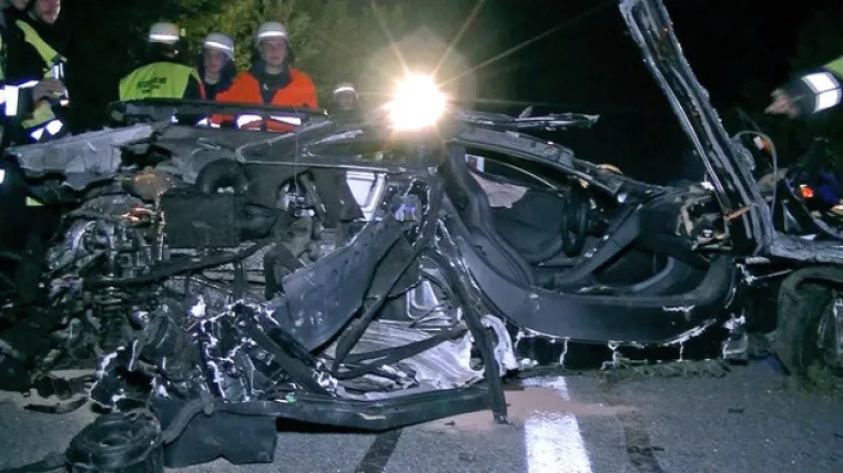 Razbio McLaren MP4-12C pri brzini od 240 km/h